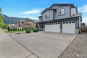 photo 1 of 231 19th St, Gold Bar, WA 98251