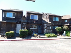 photo 1 of 1427 Parkway Dr, Rohnert Park, CA 94928