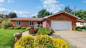 photo 1 of 165 W Sixth Street, Manteno, IL 60950