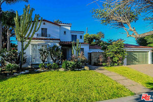 photo 1 of 2228 Prospect Ave, Venice, CA 90291