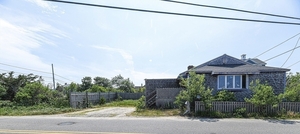 photo 1 of 137 Old Point Rd, Newburyport, MA 01950