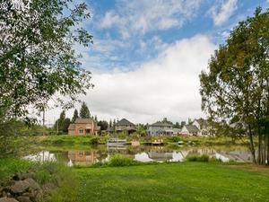 photo 1 of 3703 NE 218th Ave, Fairview, OR 97024
