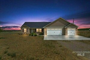 photo 1 of 9248 Rolling Hills Ct, Nampa, ID 83686