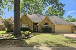 photo 1 of 3437 Summerdale Dr, Bartlett, TN 38133
