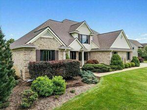 photo 1 of 9316 Mockingbird Ln, Saline, MI 48176