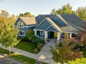 photo 1 of 825 McKenzie Crest Dr, Springfield, OR 97477