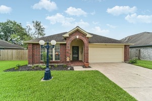 photo 1 of 610 Wisdom Dr, Deer Park TX 77536