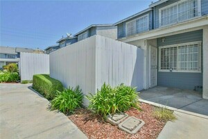 photo 1 of 810 W Compton Blvd #22, Compton, CA 90220