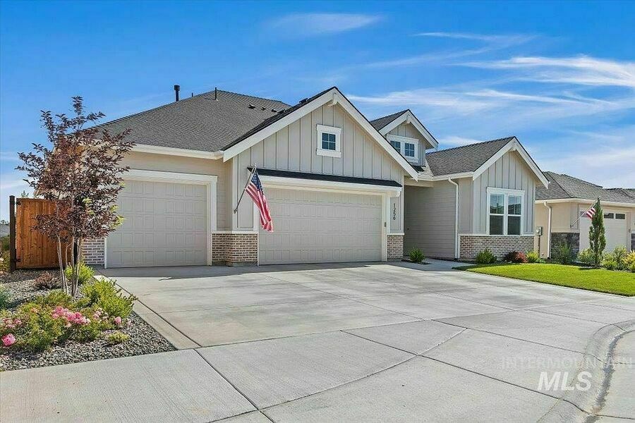 photo 1 of 1256 W Eiger Dr, Nampa, ID 83686