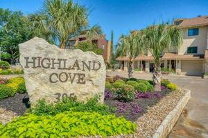 photo 1 of 305 Island Dr Unit B, Horseshoe Bay, TX 78657