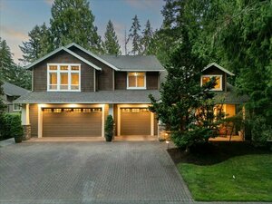 photo 1 of 4540 Dogwood Dr, Lake Oswego, OR 97035