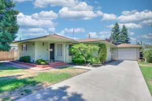 photo 1 of 2516 Webster St, Sanger, CA 93657