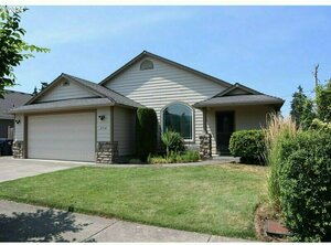 photo 1 of 654 62nd St, Springfield, OR 97478