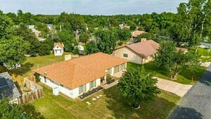 photo 1 of 9604 Braeburn Gln, Austin, TX 78729