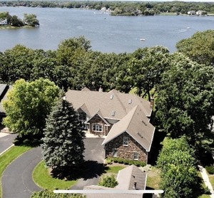 photo 1 of 605 Lake Shore Blvd, Wauconda, IL 60084