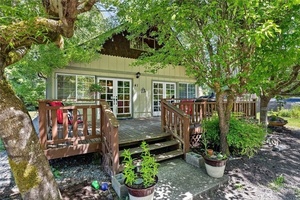 photo 1 of 41 E Stirling Ct, Shelton, WA 98584