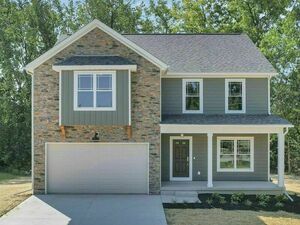 photo 1 of 77 Hiawatha Trl, Granville, OH 43023
