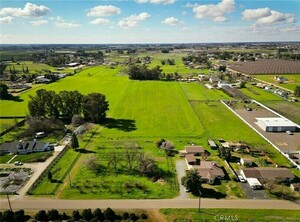 photo 1 of 2383 N Greenwood Ave, Sanger, CA 93657