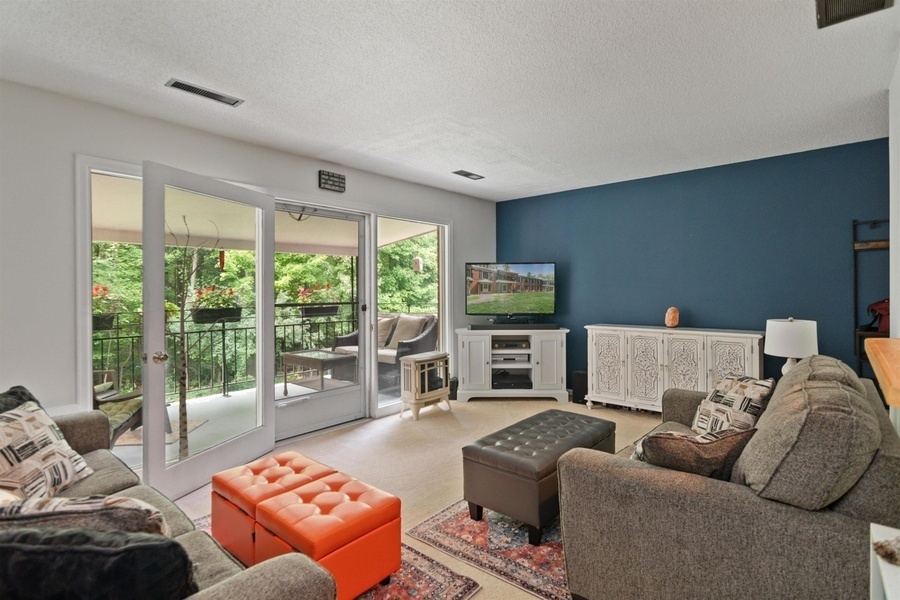 photo 1 of 100 Kennedy Dr #12, South Burlington, VT 05403