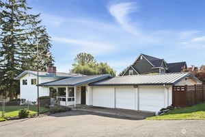 photo 1 of 965 Nile Ave NE, Renton, WA 98059