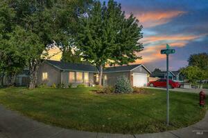 photo 1 of 1315 N 1st St., Payette, ID 83661