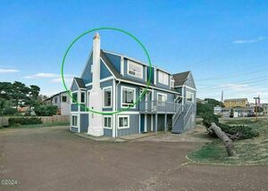 photo 1 of 3310 NW Jetty Ave APT 2, Lincoln City, OR 97367