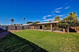 photo 1 of 10302 N 73rd Ave, Peoria, AZ 85345