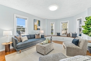 photo 1 of 12-14 Beach St #14, Newton, MA 02458