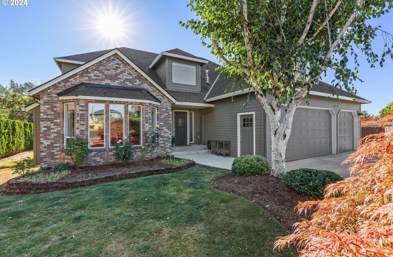 photo 1 of 978 Amity Ct, Woodburn, OR 97071