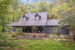 photo 1 of 7229 Cooks Hollow Rd, Maryville, TN 37801