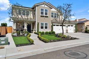 photo 1 of 1007 Highland Rd W, Madera, CA 93636