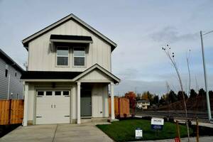 photo 1 of 840 Chestnut Way, Silverton, OR 97381
