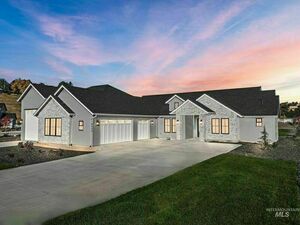 photo 1 of 8446 W Red Deer Ct, Boise, ID 83714