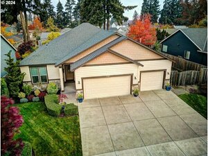 photo 1 of 2185 Thomas Way, Hubbard, OR 97032