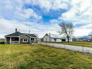photo 1 of 3304 Toms Cabin Rd, Emmett, ID 83617