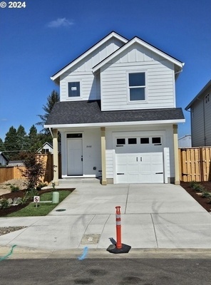 photo 1 of 848 Chestnut Way, Silverton, OR 97381
