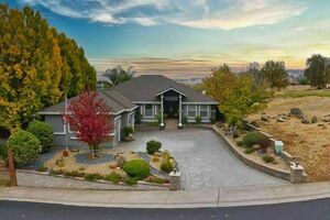 photo 1 of 481 Trowbridge Ln, Folsom, CA 95630