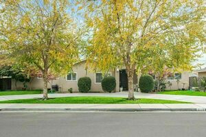 photo 1 of 1225 Pine St, Selma, CA 93662