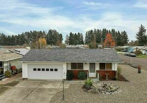 photo 1 of 904 Broughton Way, Woodburn, OR 97071