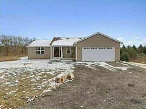 photo 1 of 11300 Hibner Rd, Hartland, MI 48353