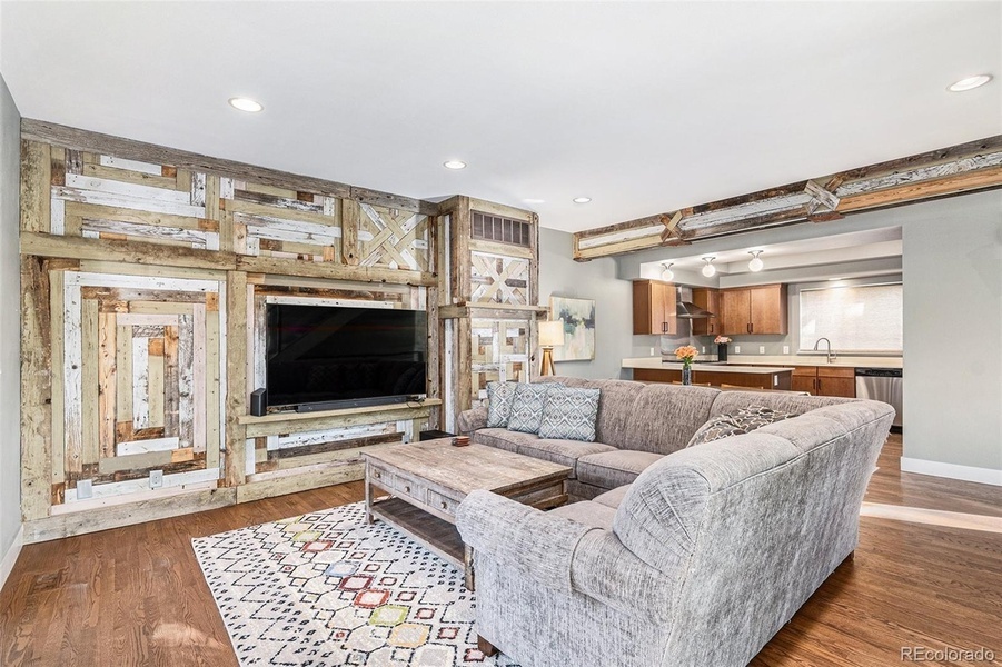 photo 1 of 1624 N Gilpin St, Denver, CO 80218