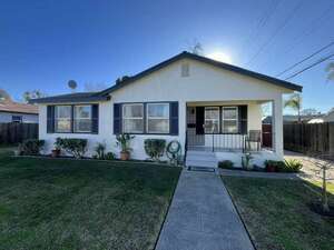 photo 1 of 530 E 18th St, Merced, CA 95340