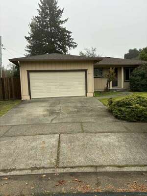 photo 1 of 2061 Leonard Ave, Santa Rosa, CA 95405