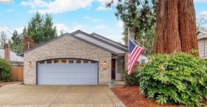 photo 1 of 790 NE 3rd Ave, Hillsboro, OR 97124
