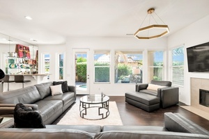 photo 1 of 105 Shoreline Dr, Rancho Mirage, CA 92270