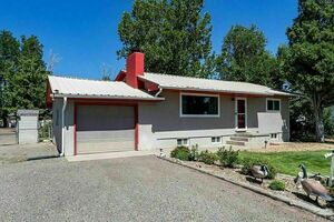 photo 1 of 2215 Harvey Pl, Pueblo, CO 81006
