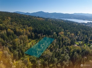 photo 1 of 1812 Squalicum Mountain Rd, Bellingham, WA 98226