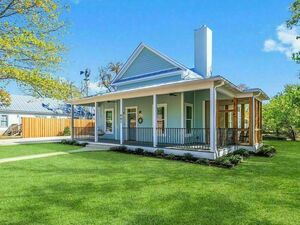 photo 1 of 807 N Orange St, Fredericksburg, TX 78624