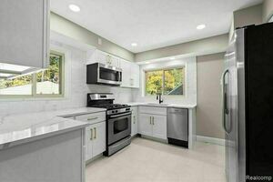 photo 1 of 650 W Lewiston Ave, Ferndale, MI 48220
