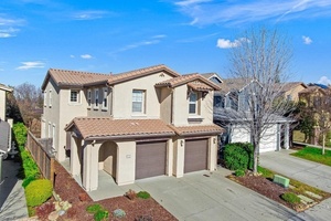 photo 1 of 933 Campfire Cir, Rocklin, CA 95765